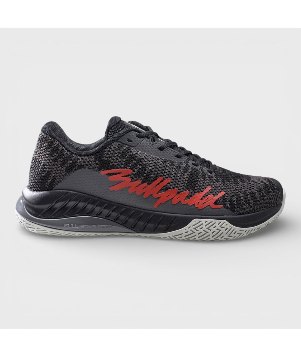 zapatilla-bullpadel-ionic-26v-negro.jpg