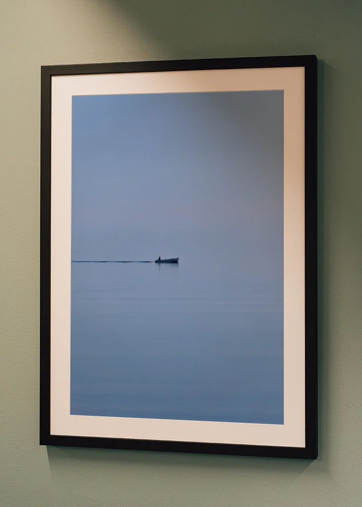 minimalist-boat-scene-in-blue-gotland-framedartprint-1.jpg