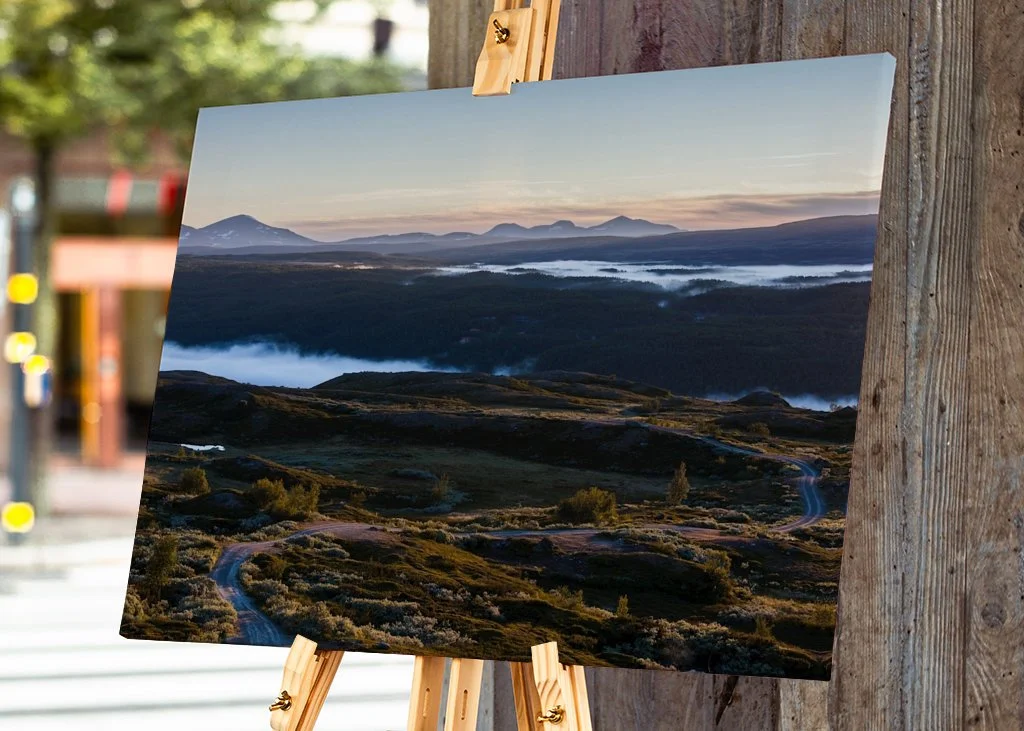tandalen-fjallandskap-morgonljus-dimma-slingrande-vag-harjedalen-canvas-3.jpg
