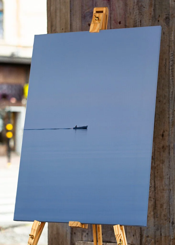 minimalist-boat-scene-in-blue-gotland-canvas-3.jpg