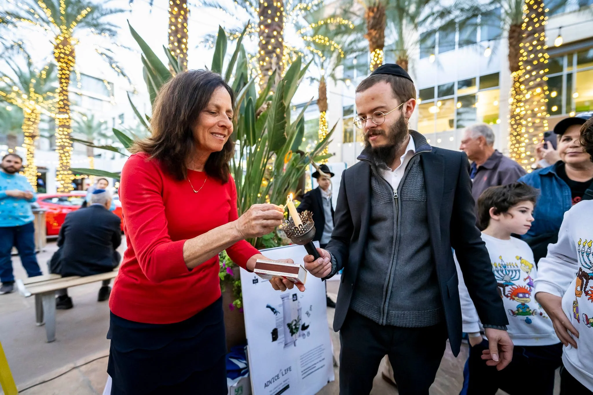 Chanukah-1stnightChabad.jpg