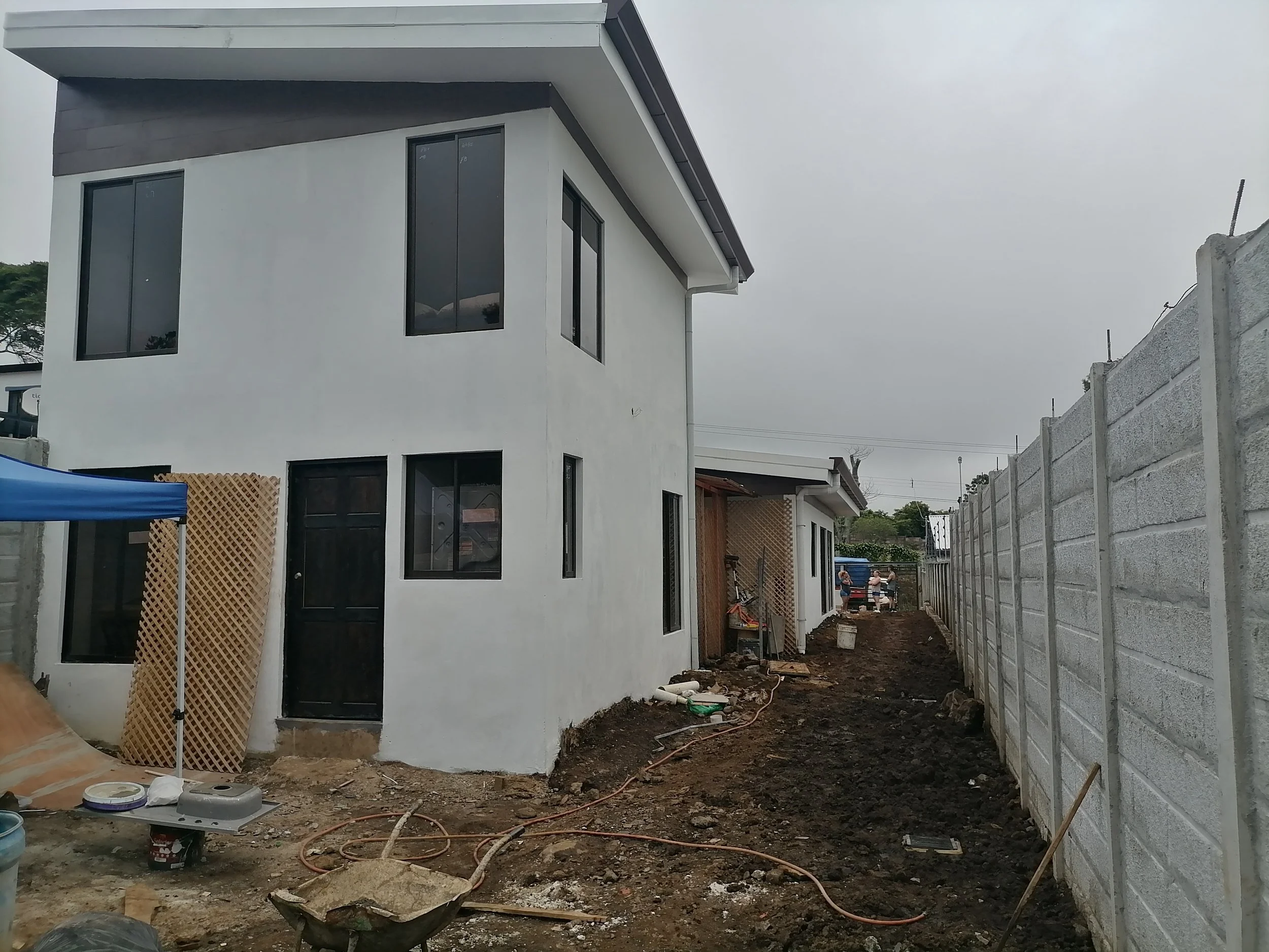 Nombre: Apartamentos Barva #1
Área: 52.5 m2 
Sistema Constructivo mampostería y liviano