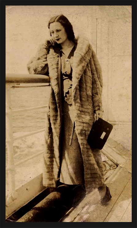 FUR-COAT-OCEANLINER-1930s-y.png