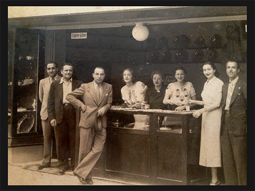 Paris, c.1938 - Louvre District Gallery with Owners & Staff