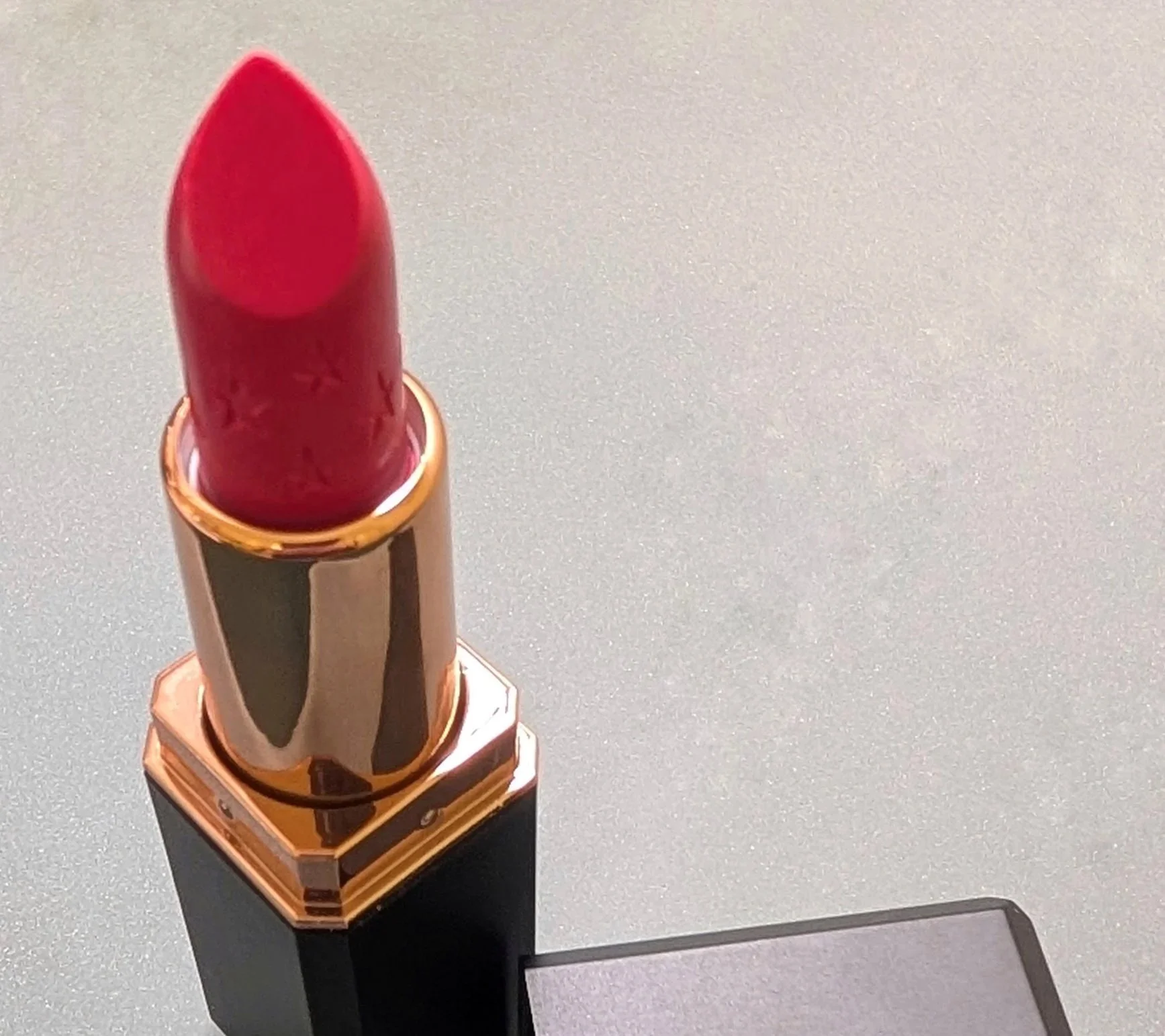 Hydrating Satin Finish Lipstick