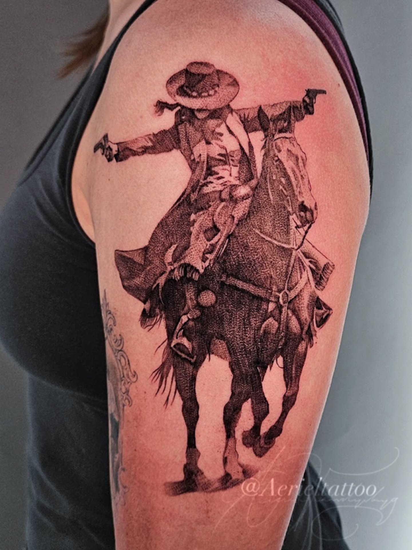 I dun told u sunnabitch im the best thers ever been yeehaw. Thanks for the trust!

.
Dallas, TX
Book with link in bio
#dallastx #dallastattooartist #blackandgreytattoo #blackandgreyrealismtattoo