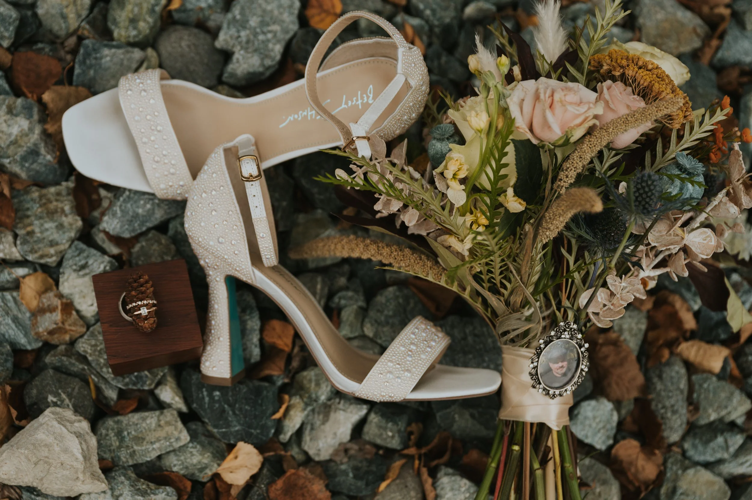 bridal details shoes and flowers
