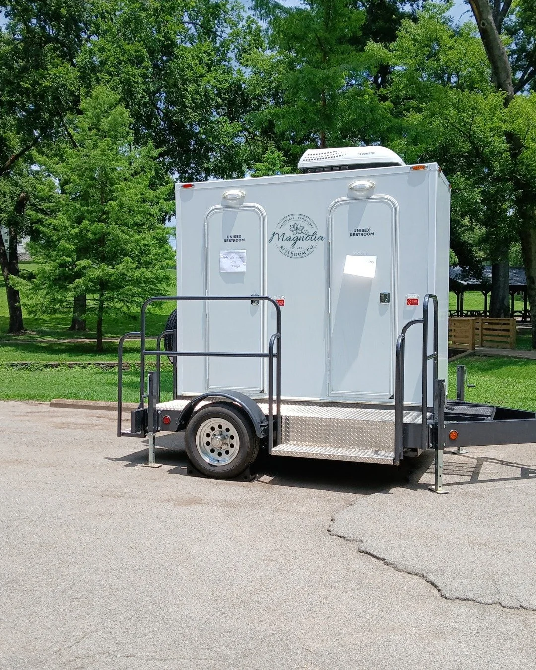 Enjoying the cooler weather this weekend! 

 #nashville #CompanyPicnic  #companyparty  #nashvillewedding  #nashvilleevents #southernwedding #southernweddings #franklintn #leipersforktn #brentwoodtn #weddingplanning #eventplanner #eventplanning #hende