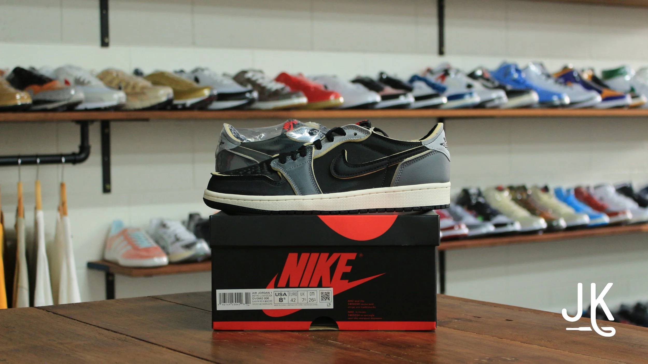 Jordan 1 Low OG EX "Black Smoke Grey"