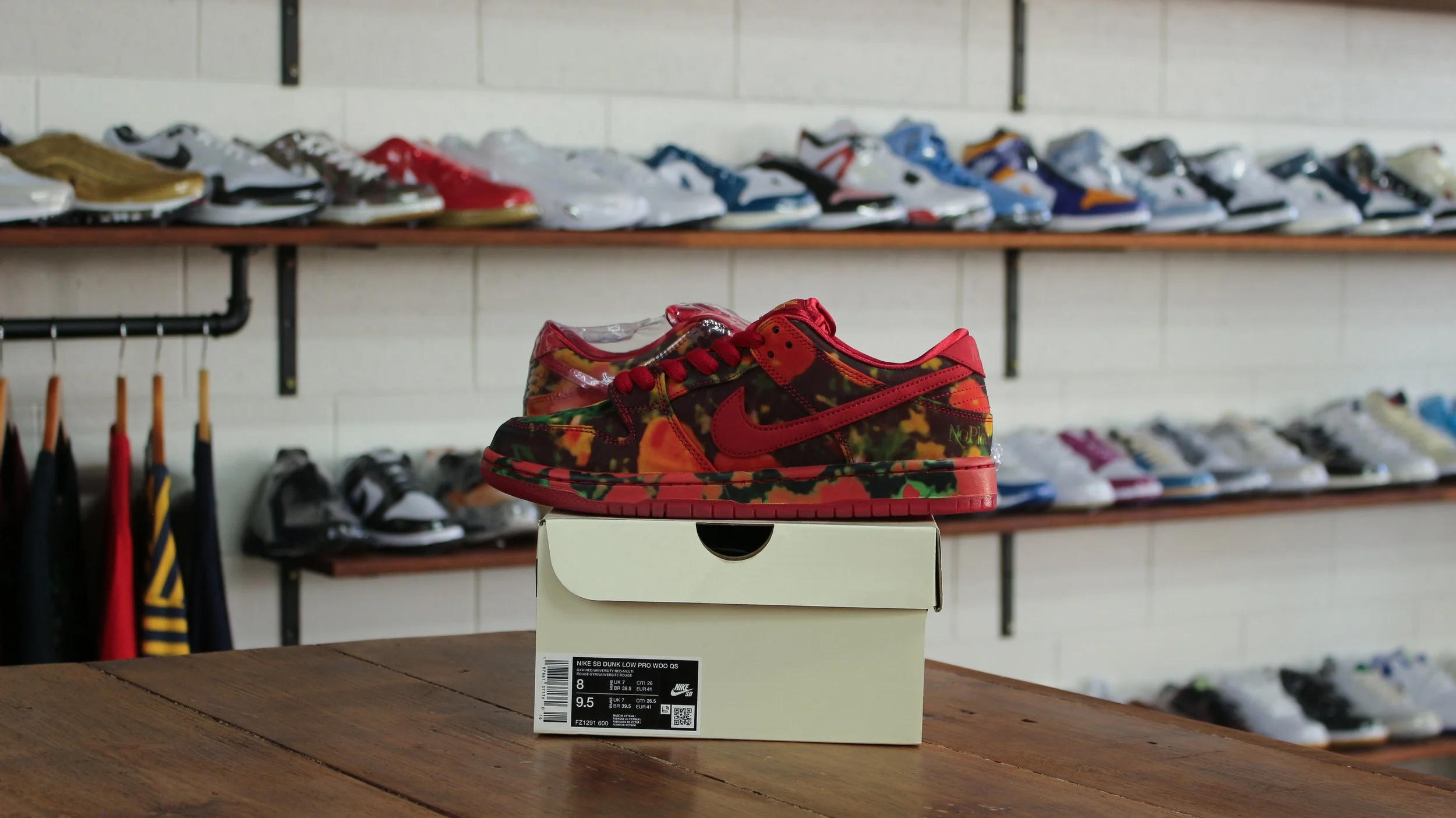 Nike SB Dunk Low "The Wizard of Oz Poppy Field"
