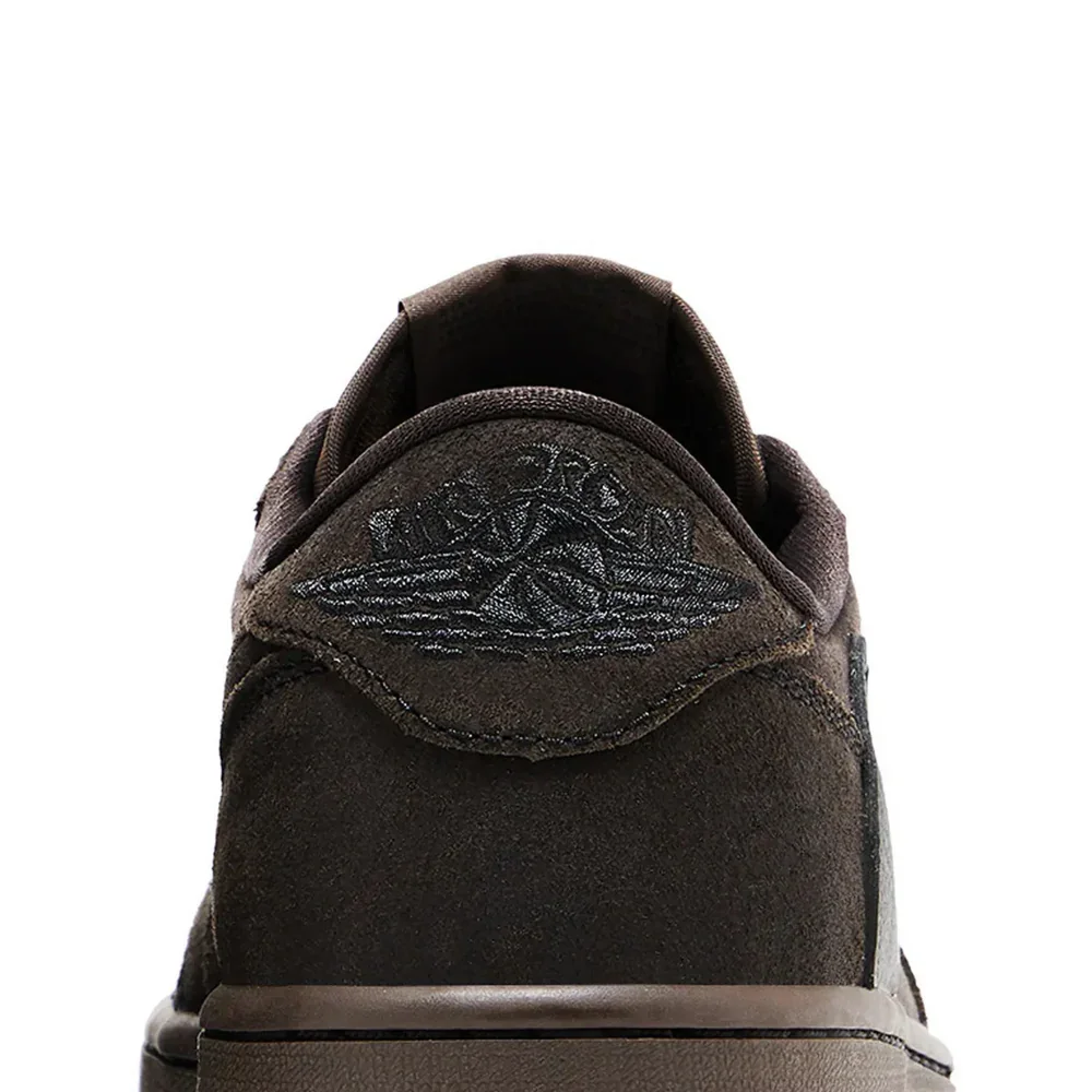 Air-Jordan-1-Retro-Low-OG-SP-Travis-Scott-Velvet-Brown-2024-Back-close-up_1000x.png.webp
