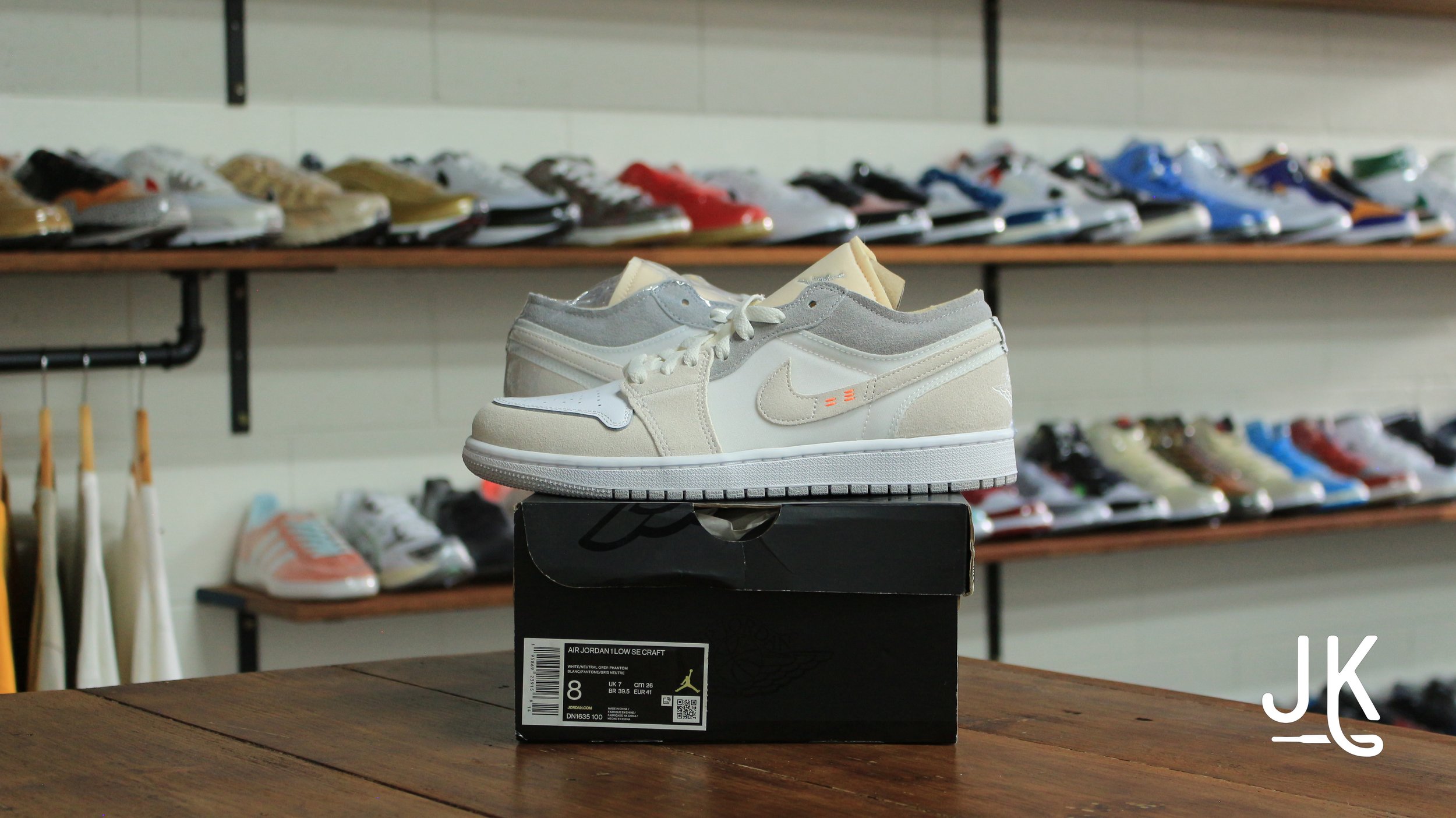 Jordan 1 Low SE Craft "Inside Out White Phantom"