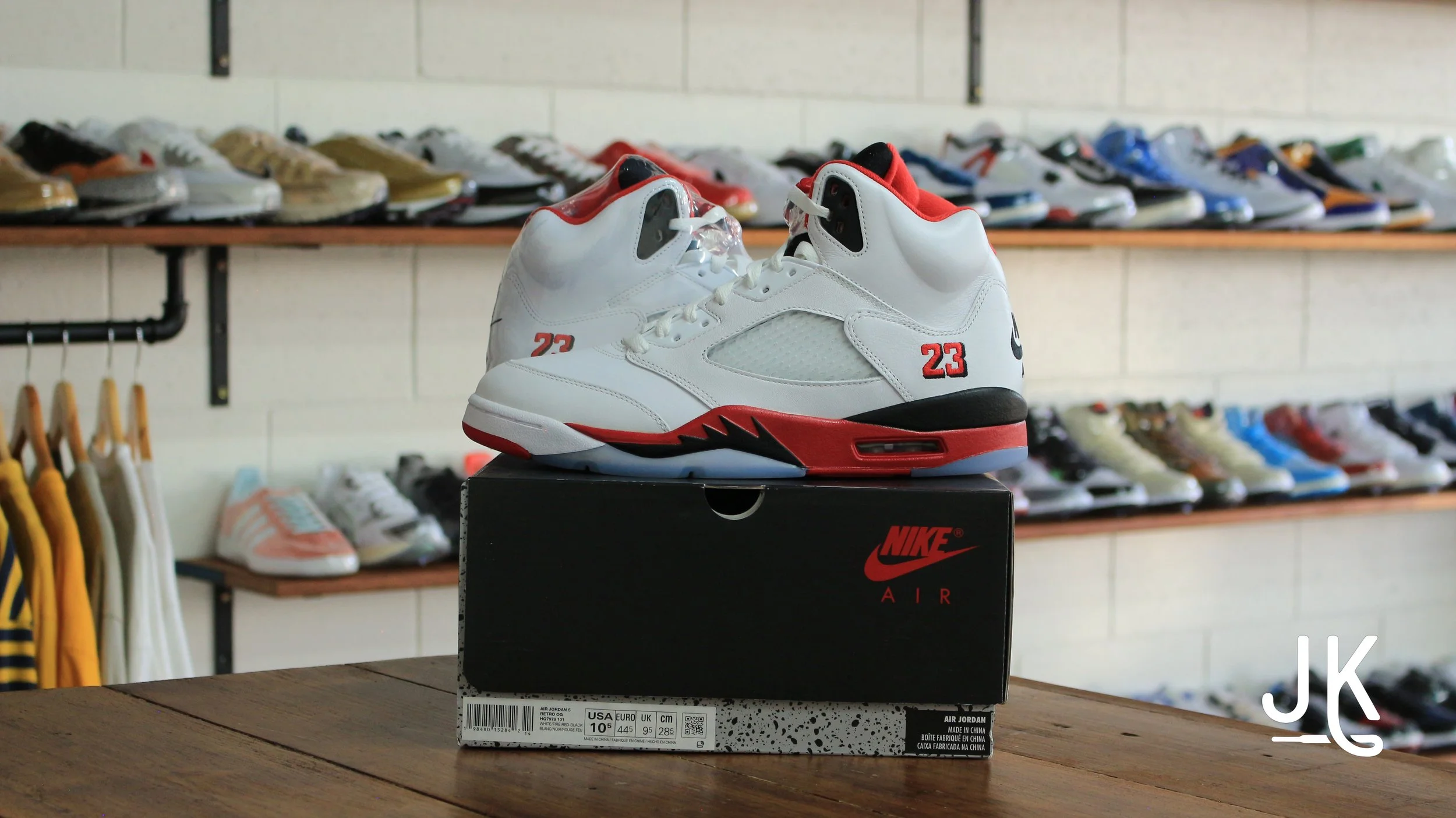 Jordan 5 Retro Fire Red Black Tongue (2025)