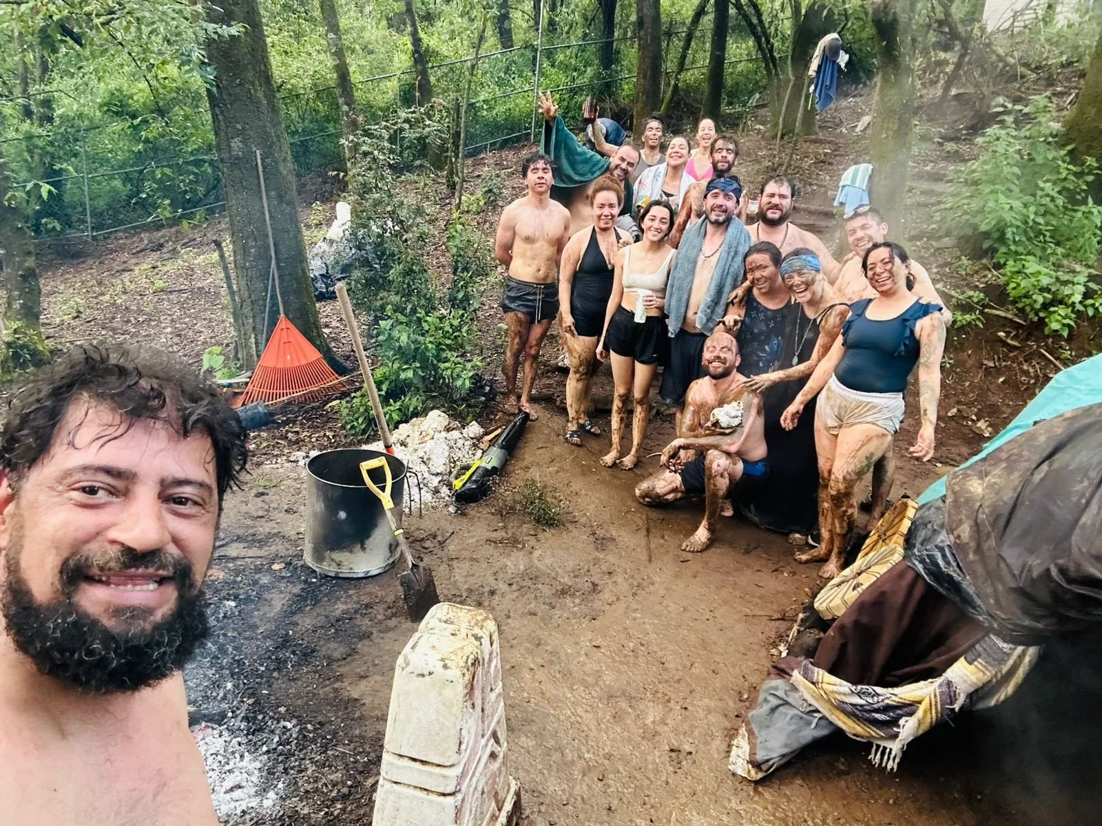 Familia y amigos, en temazcal.