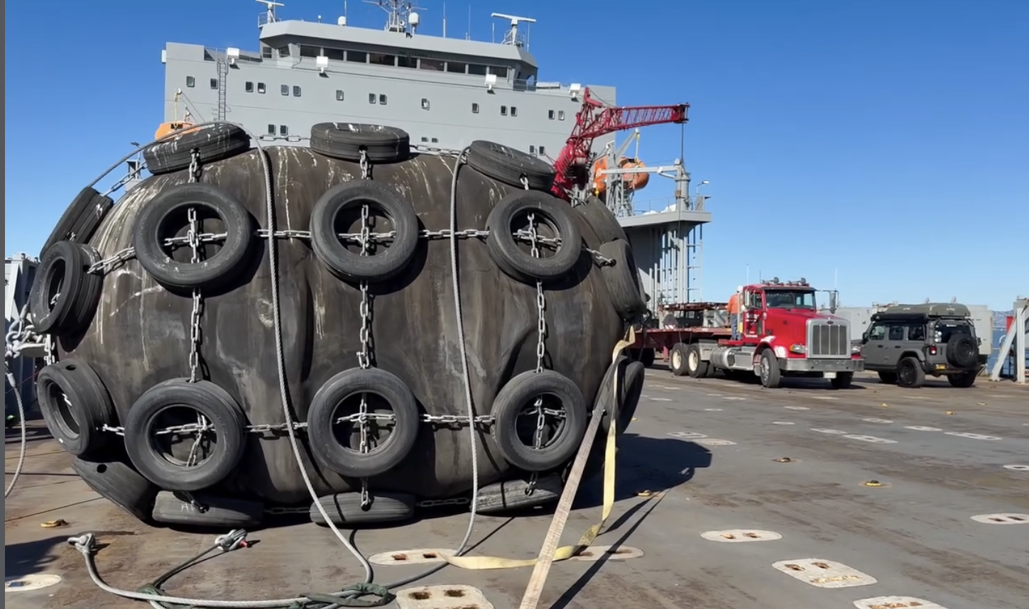 Hoisting Marine Ship Fenders
