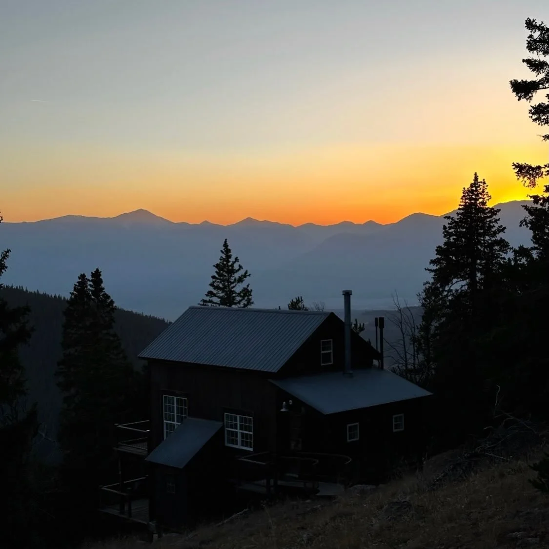 We&rsquo;re still finishing up outfitting the inside so continue to enjoy exterior pics :) this one of the sunset over Mt Elbert on the left and the Massive Range on the right
