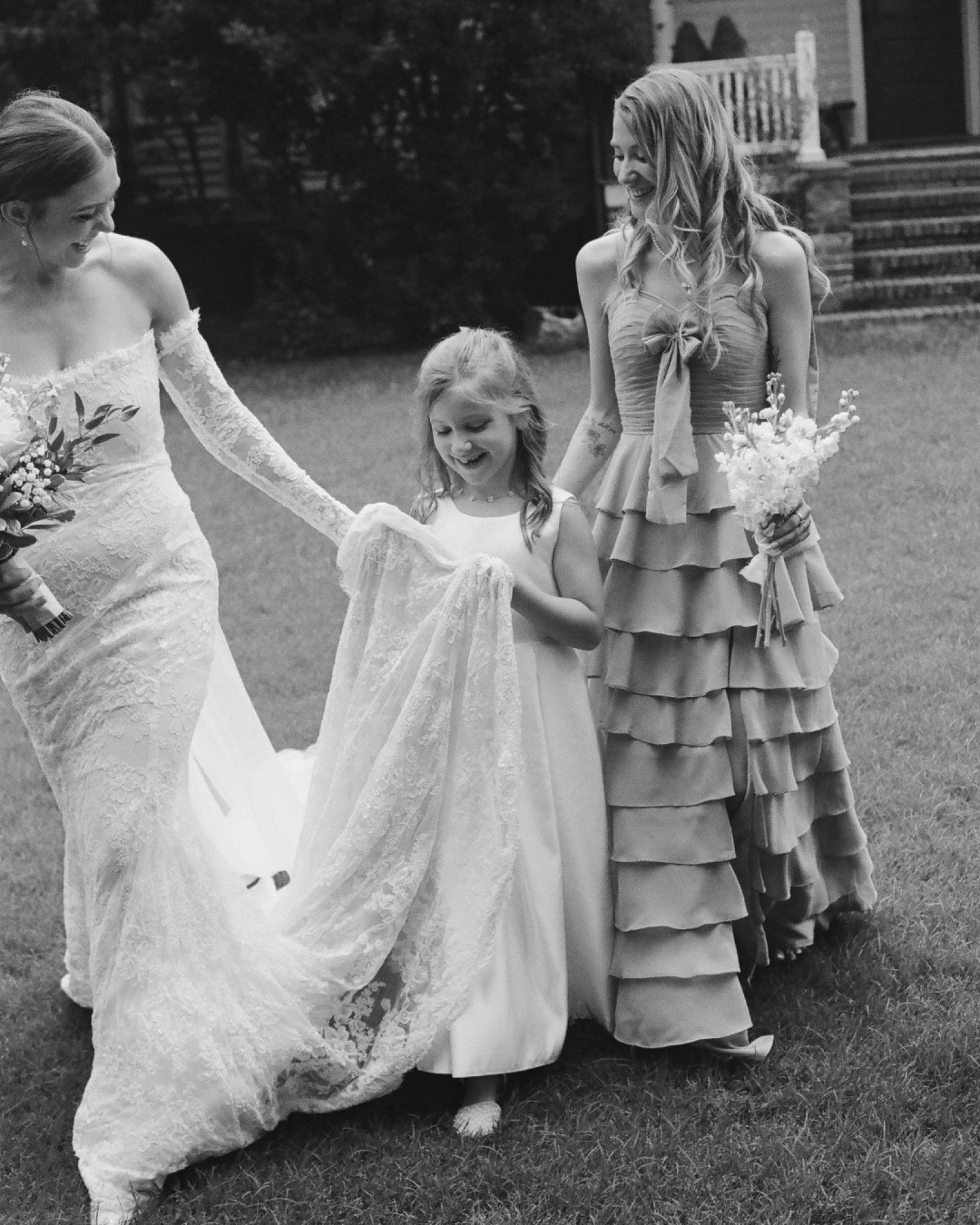 These bridal party moments were full of laughter, light, and quiet connections &hearts;️

The bridesmaids were her sisters, and the little girl walking alongside them was her soon-to-be stepdaughter. Seeing them all together, supporting and celebrati