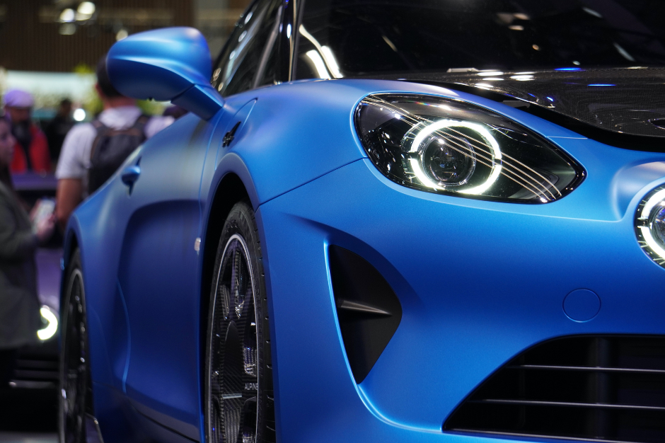 Choosing the Right Car Wrap Finish