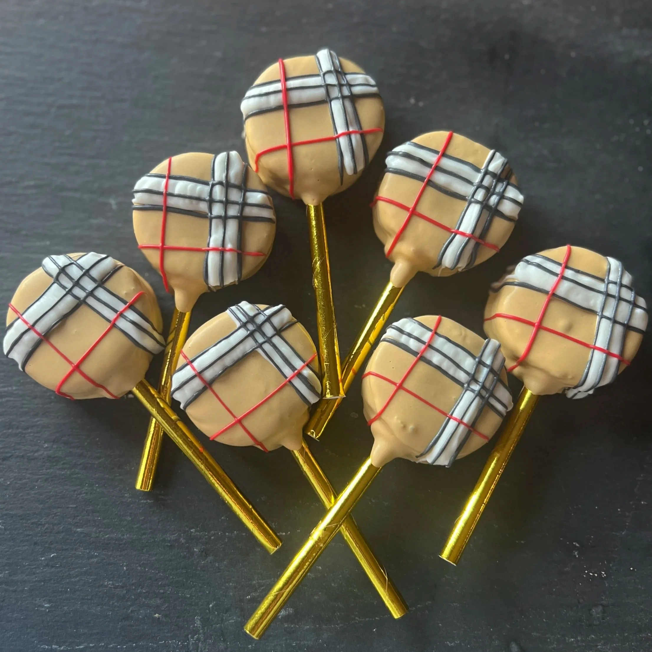 Custom Cake Pops