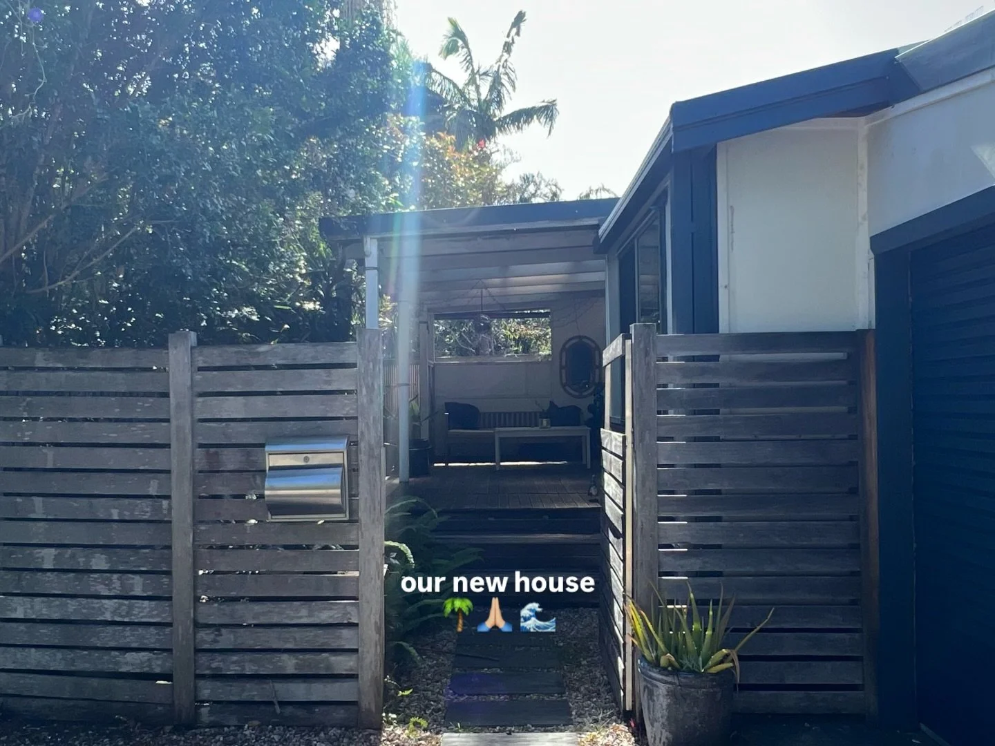 the stars aligned 🙏🏼 we bought our byron bay beach house!! I might not believe it until we walk through the door, feeling so grateful and so excited this will be our new, beachside home 🥹🌴🌊 the ideas are flowing for home renos 2.0 but bikes and 