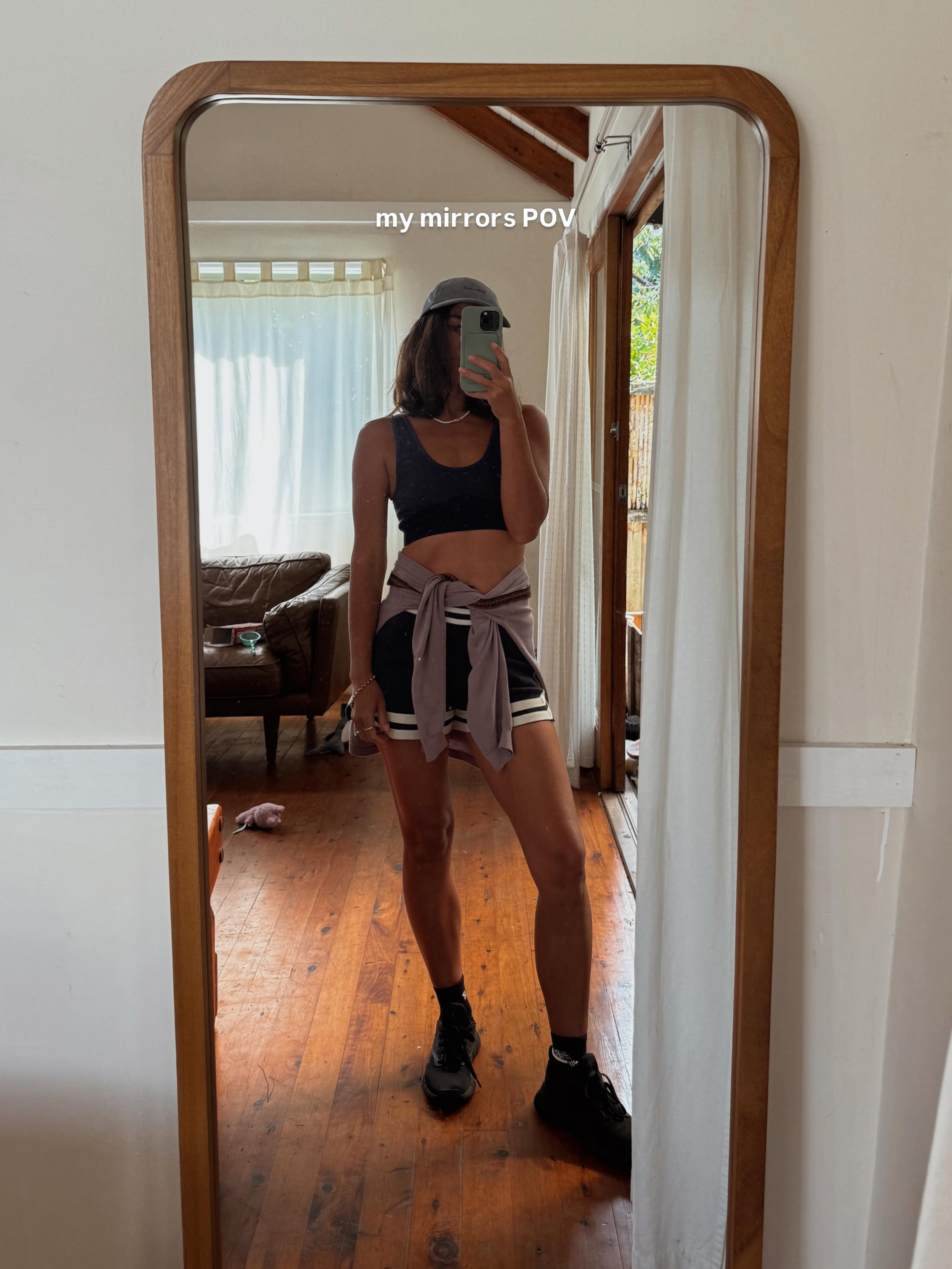 of the 7 things I have in my wardrobe 🤳🏽

#ootd