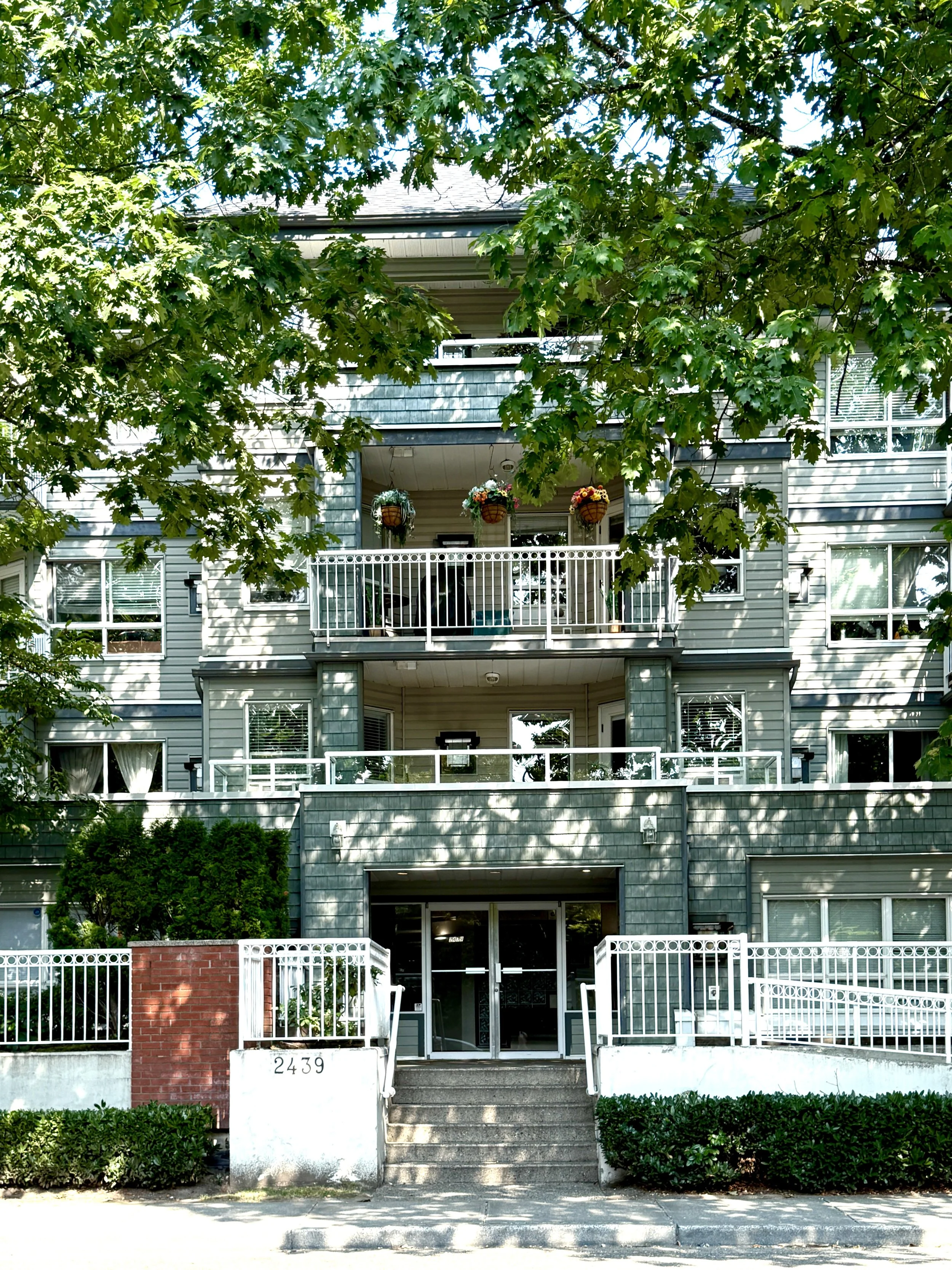 Bee curious. Bee creative. Bee you