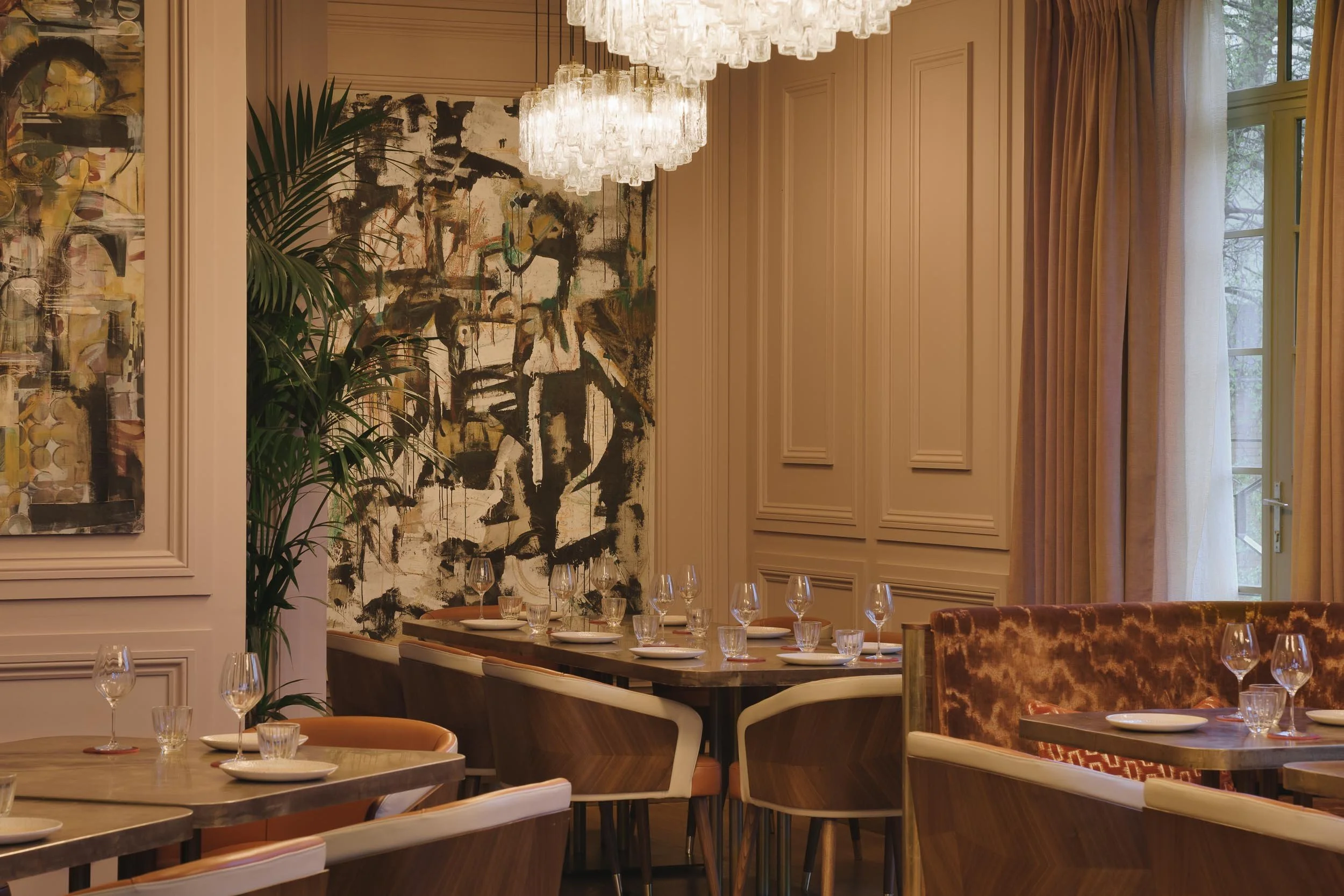 THE CROSS, LONDON 

Creative Consultant: Studio Brasier 
Interior Design: B3 Designers 
Furniture Curation: Inside Out Contracts