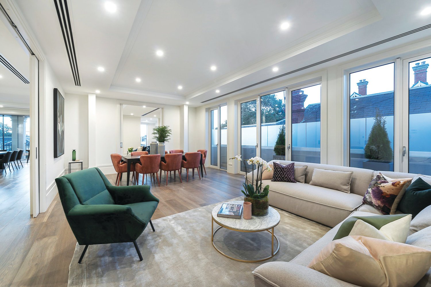 COOPER ROBINSON INTERIORS, MELBOURNE 
Styling: Studio Brasier
