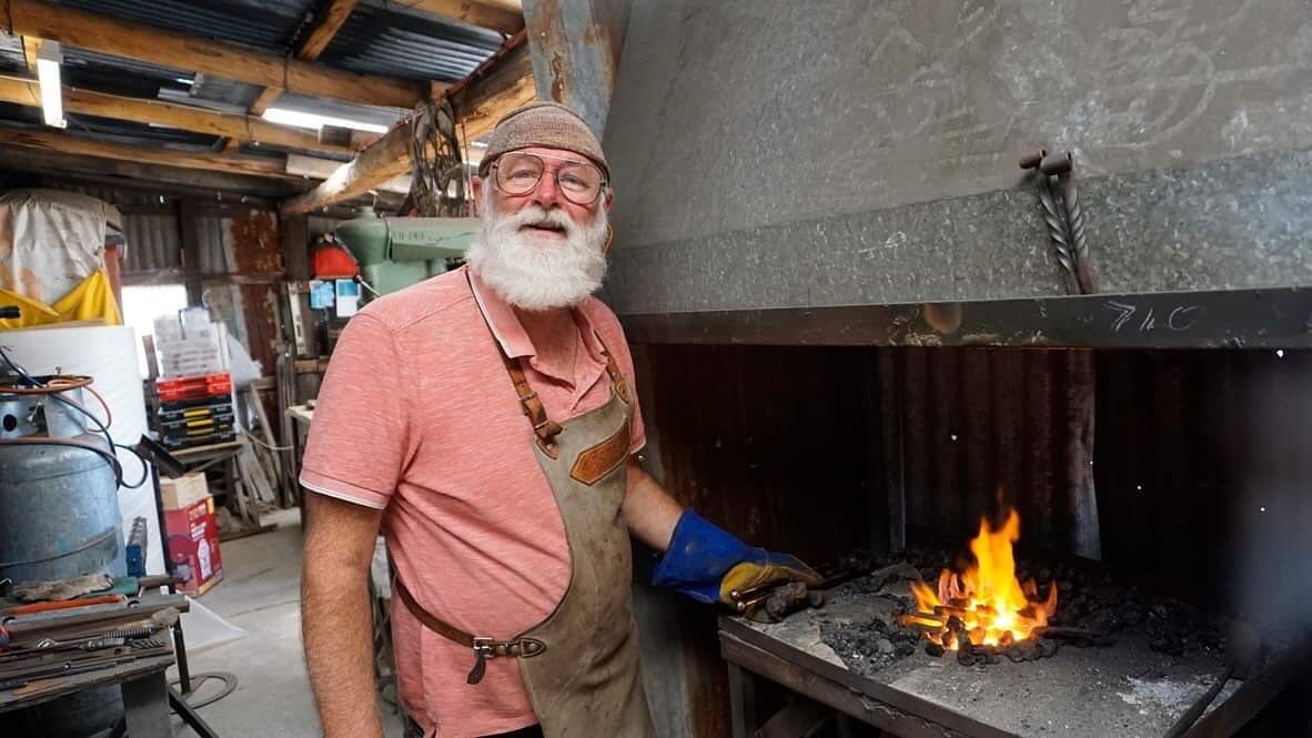 A phenomenal day at the gallery today, so many people called in for a bargain, to give their thoughts on coming to the gallery over the years and to wish me luck.
Gonna do it all again tomorrow and the weekend , 10-3.
Still lots of coloured glass scu