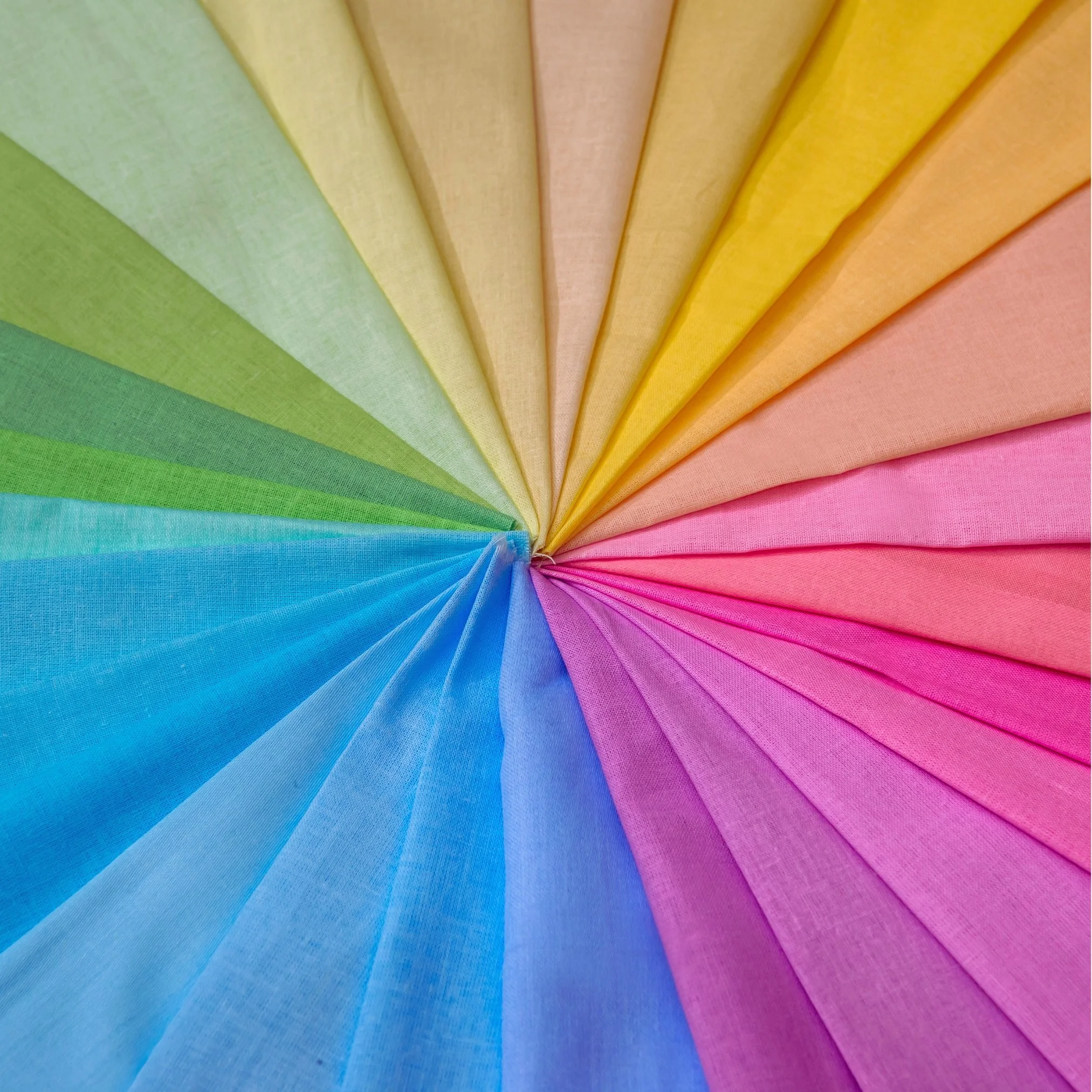 Farbkreis als Symbol für Farbwirkung, Präsenz und bewusste Gestaltung von Räumen und Auftreten