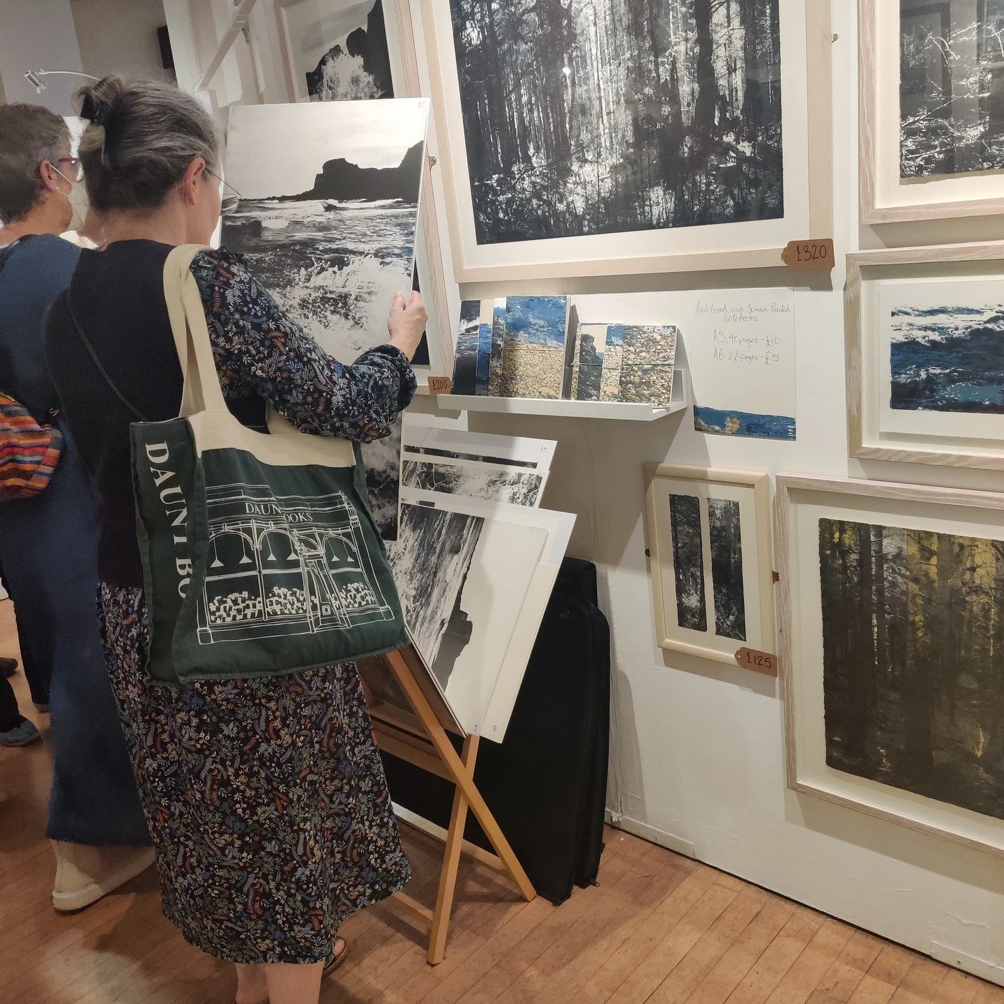 I Won't be applying for @printfestulverston as I have other commitments and want to focus on a new body of work.

 However to all those printmakers out there I must whole heartly recommend you apply!! Its a wonderful event, for so many reasons but fo