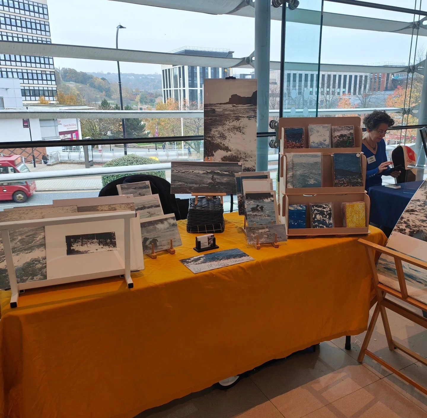 And we're off @sheffieldprintfair begins in earnest! 10 till 4.30! Do come and say hi! 

*****

#printmaking 
#contemporyprint 
#print