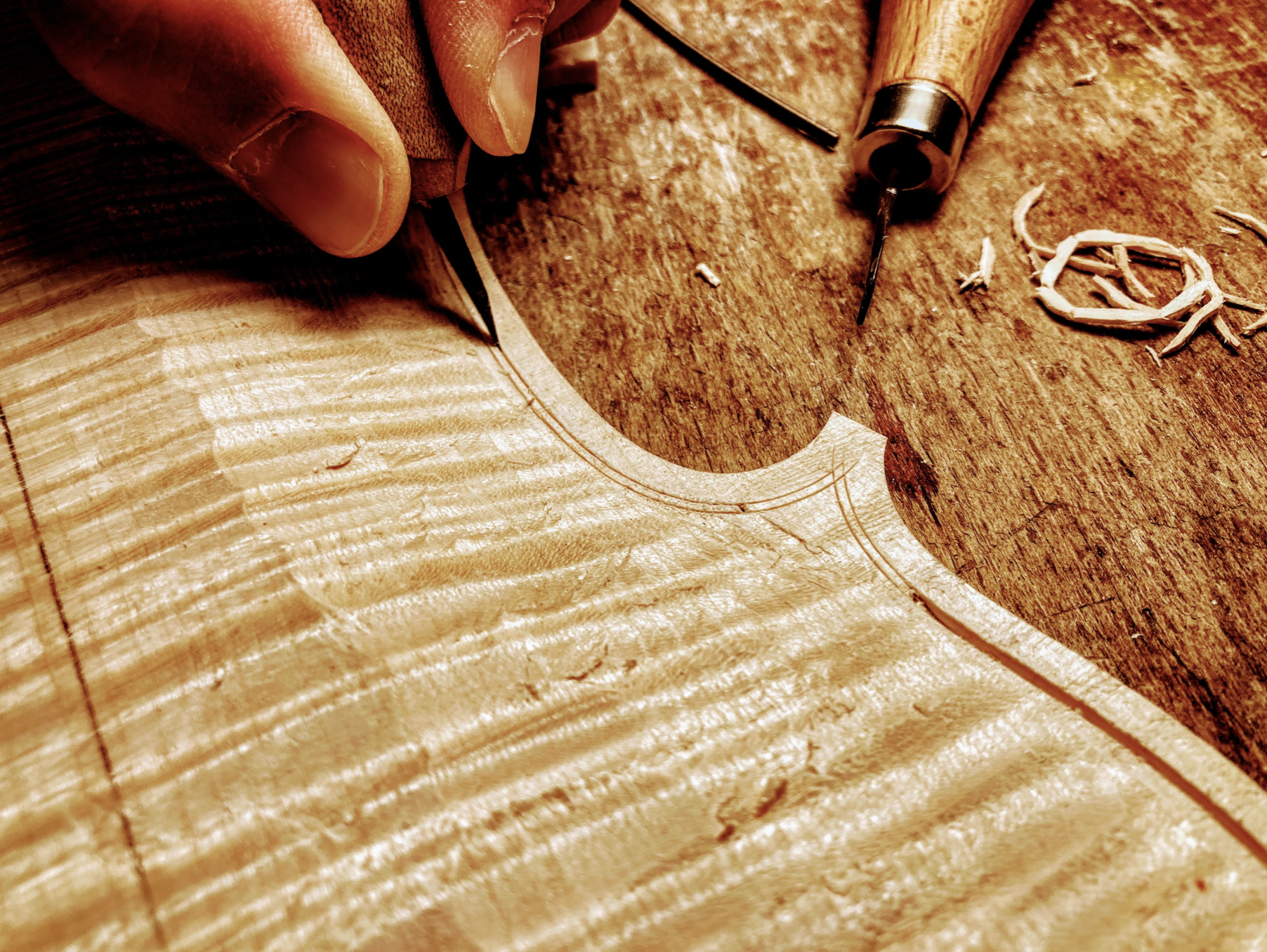 Hand-cutting violin purfling in Marco Osio's workshop in Cremona
