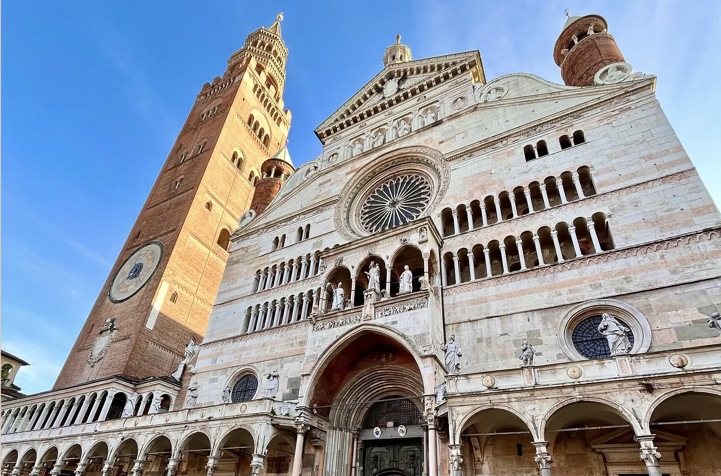 Cremona Violin Maker: Where Tradition Becomes Sound