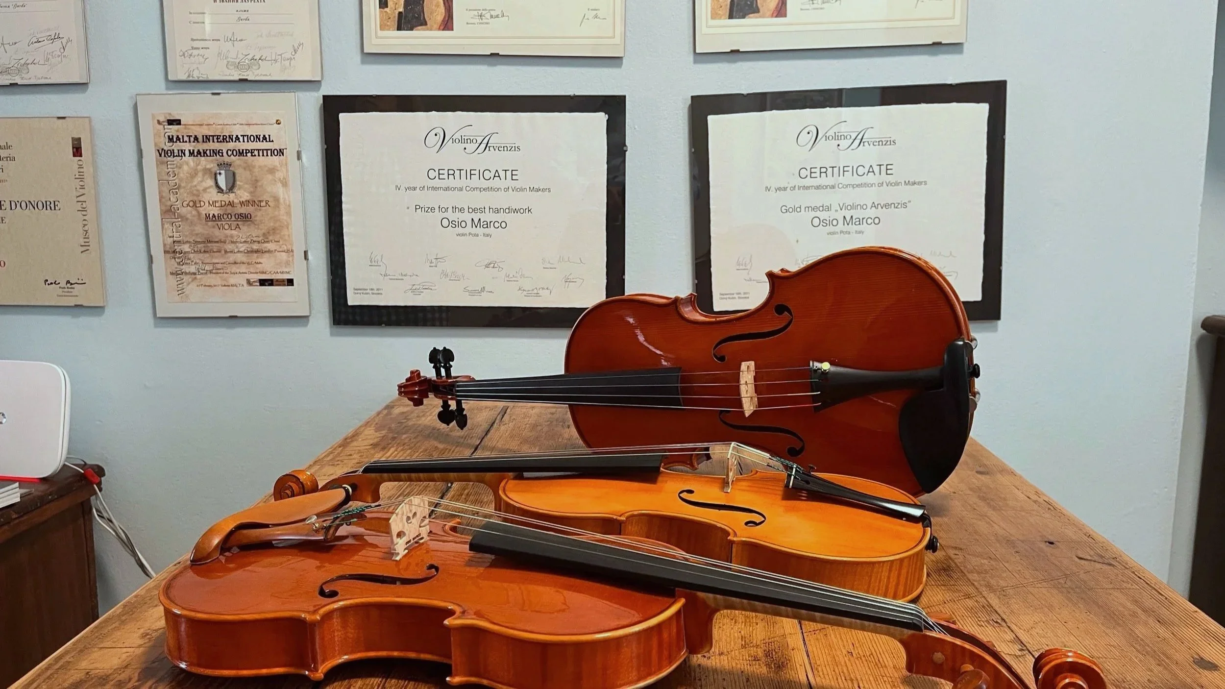 Close-up of a handmade violin by Marco Osio