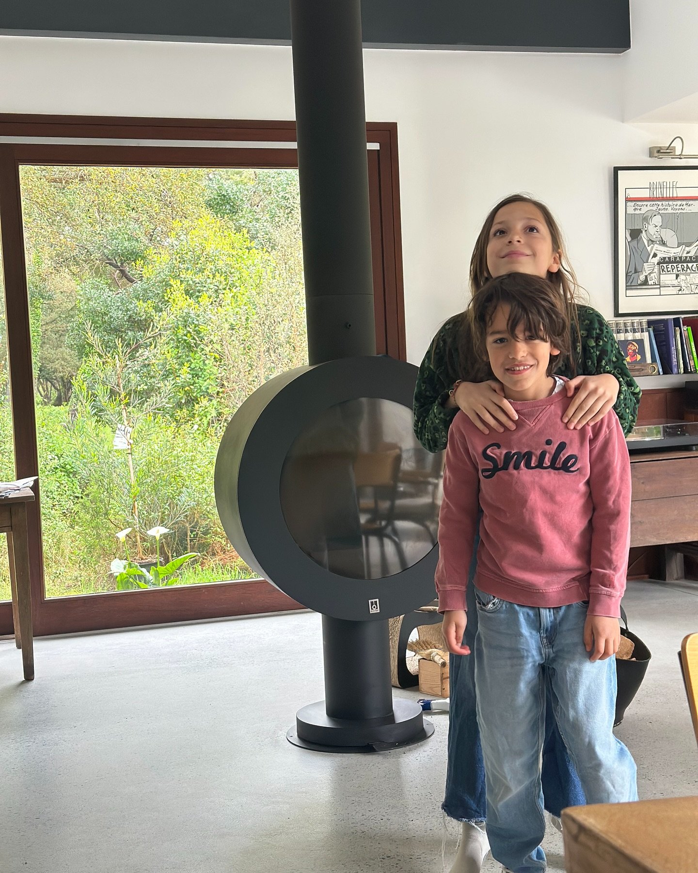 Semaine de P&acirc;ques 2025 : &oelig;ufs planqu&eacute;s, verres lev&eacute;s 🤟🏻
Quand on troque les &oelig;ufs contre du raisin (merci Fran&ccedil;ois pour l&rsquo;alibi).

Premi&egrave;re escale en Landifornia, chez mes cousines et beau paps dou