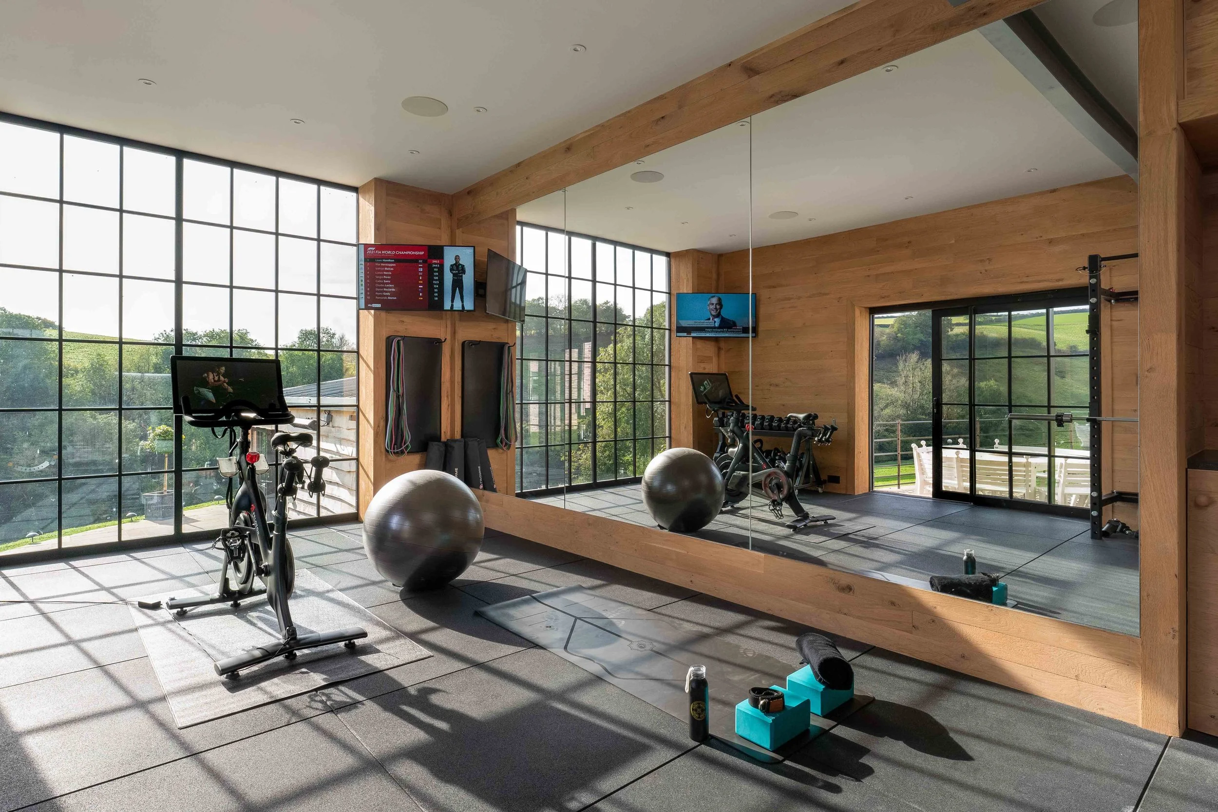 2021_10_12_11_04_SV907732­_Bittescombe Lodge-gym-Edit-wo.jpg