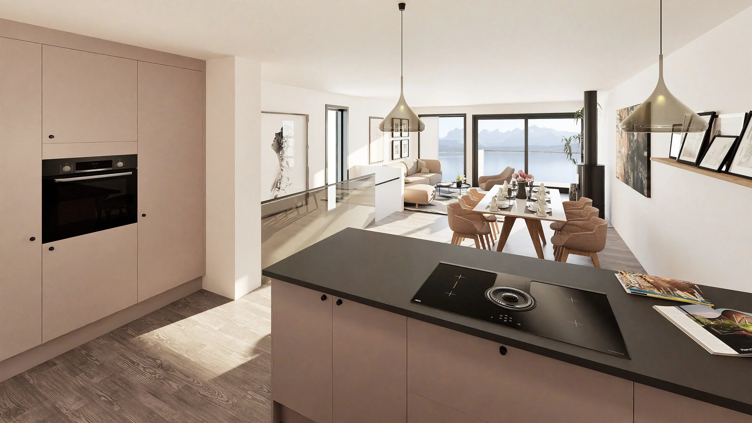 Moderne åpent-plan stue og kjøkken med store vinduer som har utsikt over vann og fjell. Kjøkkenøy med koketopp og ukjent innredning, spisebord med seks stoler, og sittegruppe med sofa og lenestol.