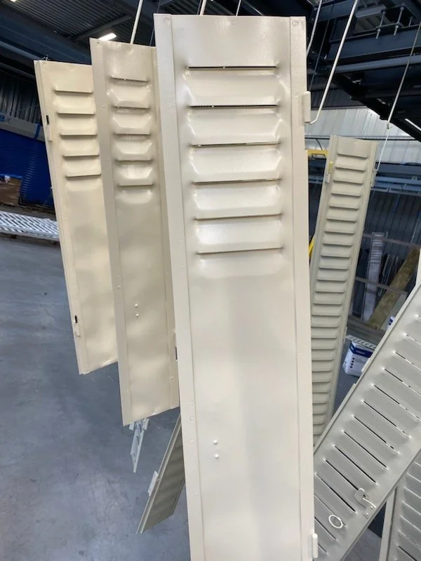 Faut-il rénover ou remplacer vos persiennes métalliques à Nantes ?