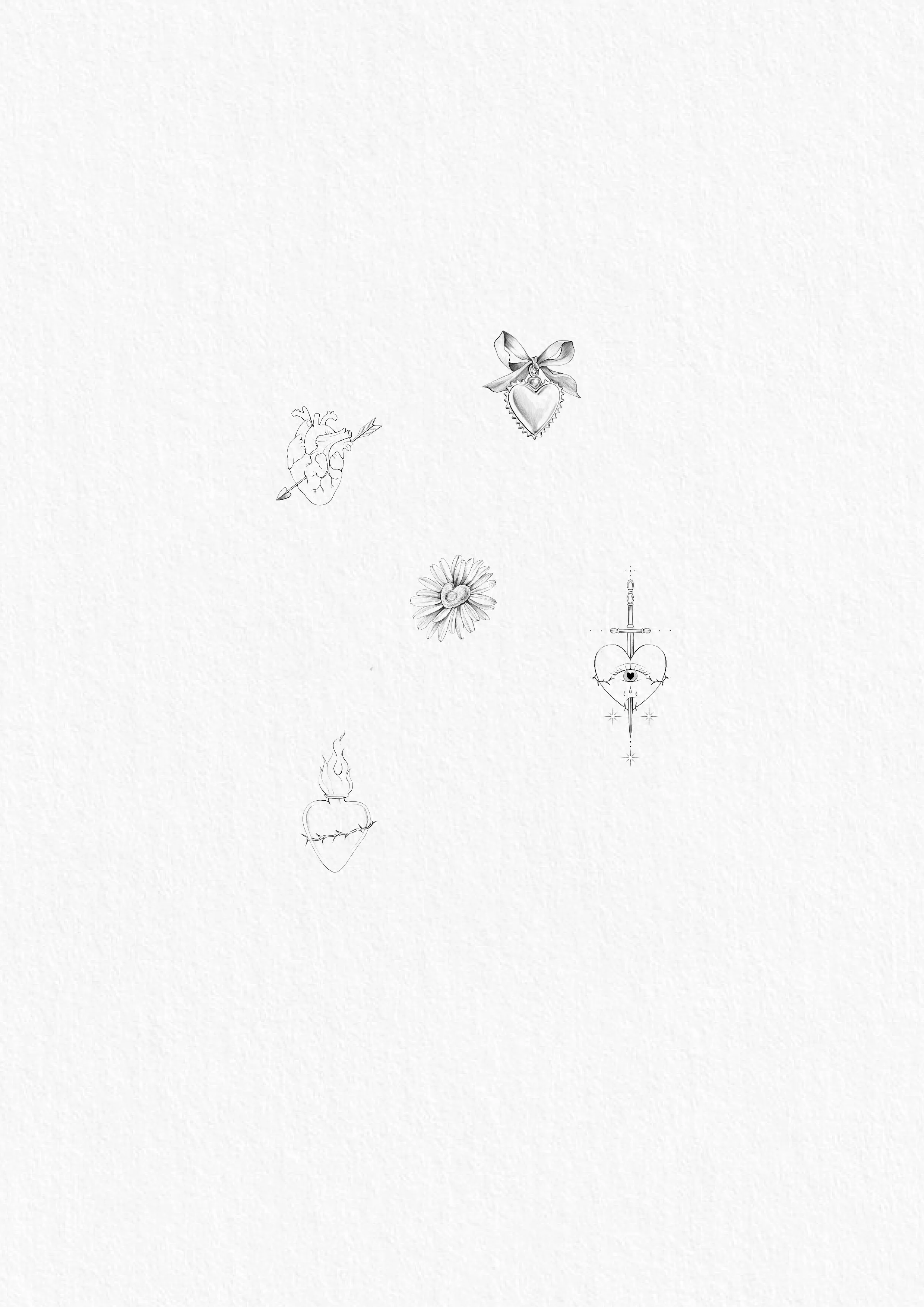 Dibujo en blanco y negro de varios símbolos y objetos, incluyendo un corazón con una corona, una flor, una llama, una figura con un ojo y una espada atravesando un corazón, todo en un estilo de línea simple.