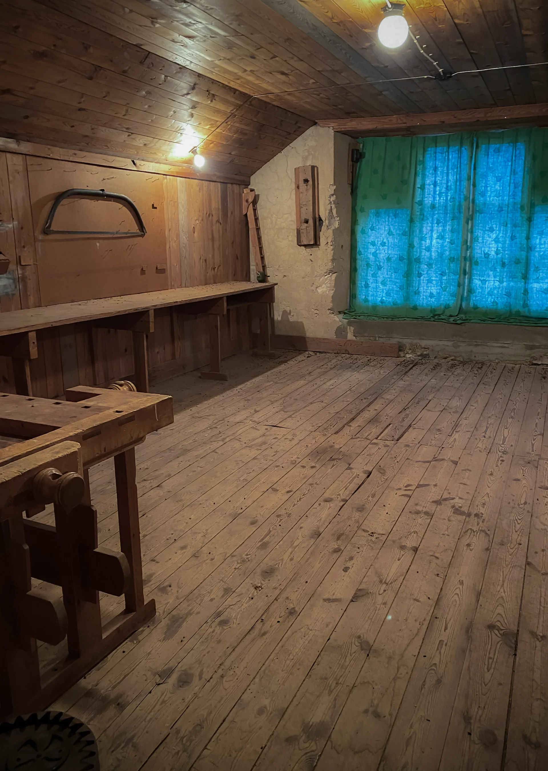 Film Location in Sweden - old empty carpentry in Gotland