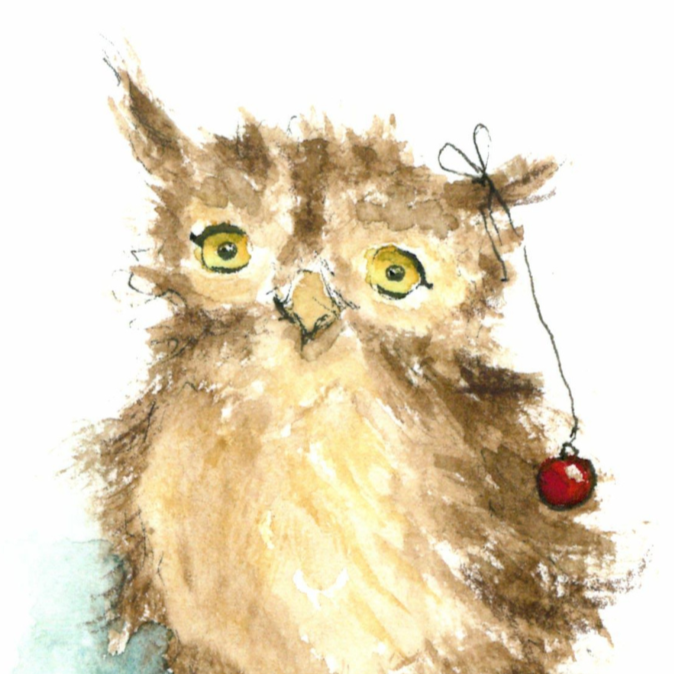 Weihnachtseule auf Ast mit Weihnachtskugel