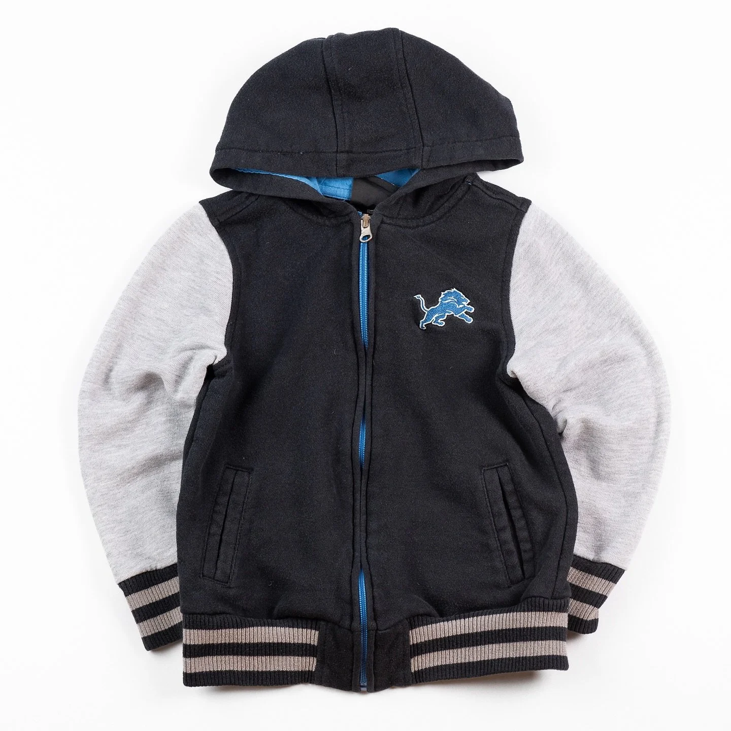 NFL Detroit Lions Youth Zip-Up Hoodie &ndash; Size 6
Black &amp; gray full zip sweatshirt | Official team apparel

Perfect cozy piece for young Lions fans &amp; little sports enthusiasts.

📦 Ships from USA
✅ Pre-owned &amp; washed
🛒 Shop link in bi