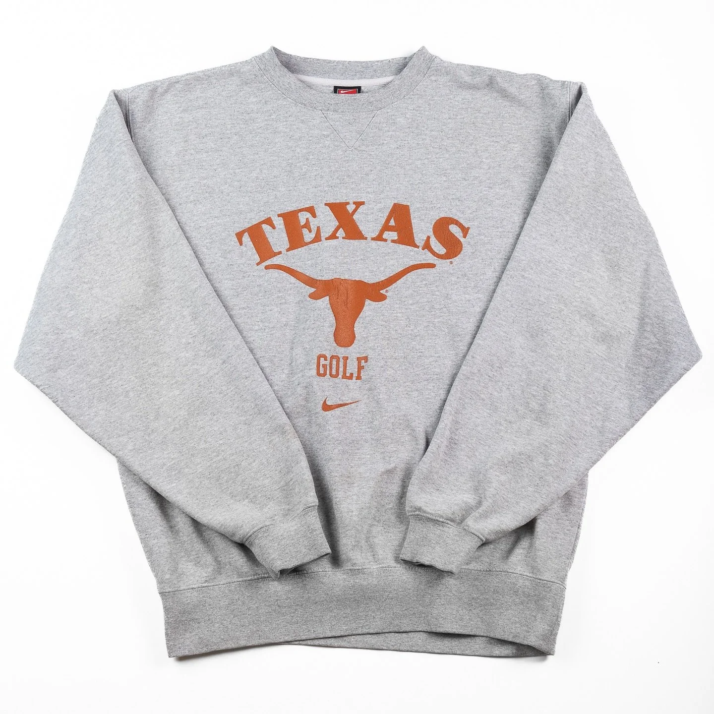 Vintage 1999 Nike Texas Longhorns Golf Sweatshirt &ndash; Men&rsquo;s M
Y2K era rare pullover | Classic collegiate golf style

Perfect collectible for Longhorns fans &amp; vintage Nike enthusiasts.

📦 Ships from USA
✅ Pre-owned &amp; washed
🛒 Shop 