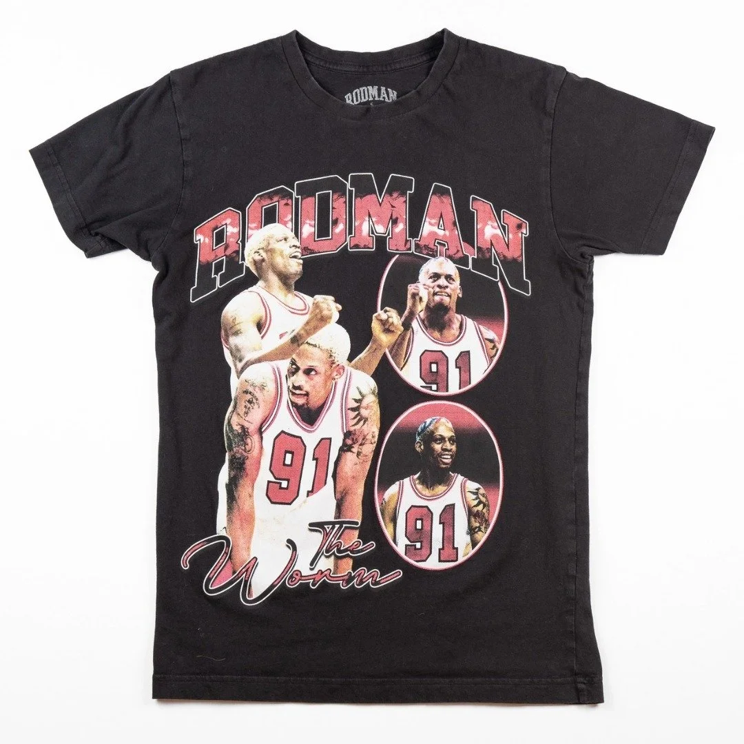 Dennis Rodman Chicago Bulls &ldquo;The Worm&rdquo; 90s Style NBA Graphic T-Shirt Men's Small

cleanthrifts.com