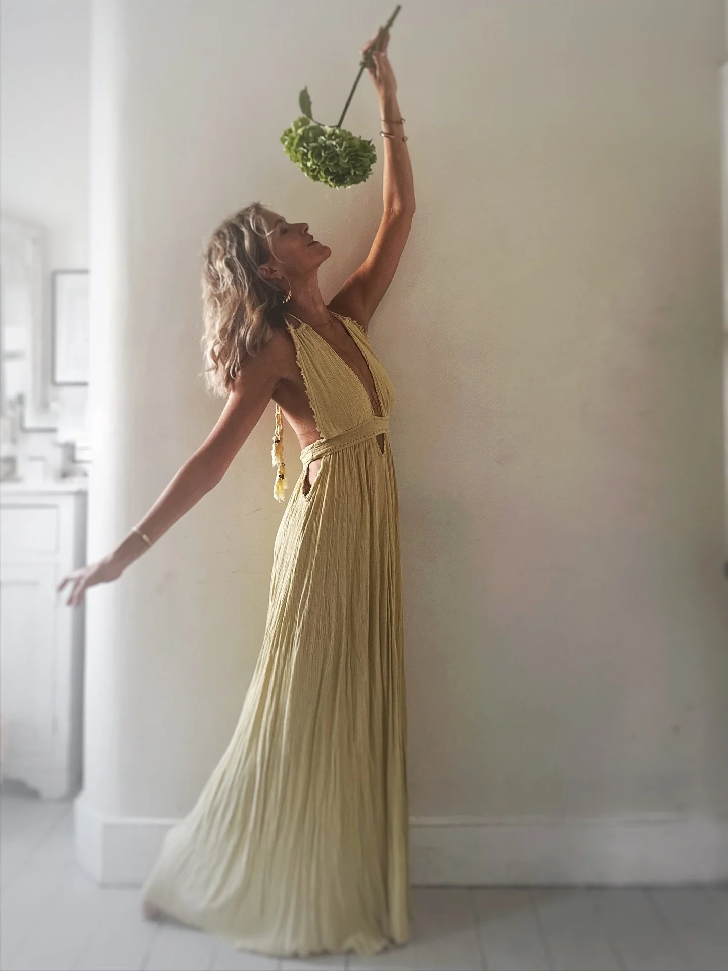 ~ If you have built castles in the air, your work need not be lost; that is where they should be. Now put the foundations under them ~ Henry David Thoreau

This dress. I had a vision, I searched, and succeeded, to find it. Yesterday felt like our las
