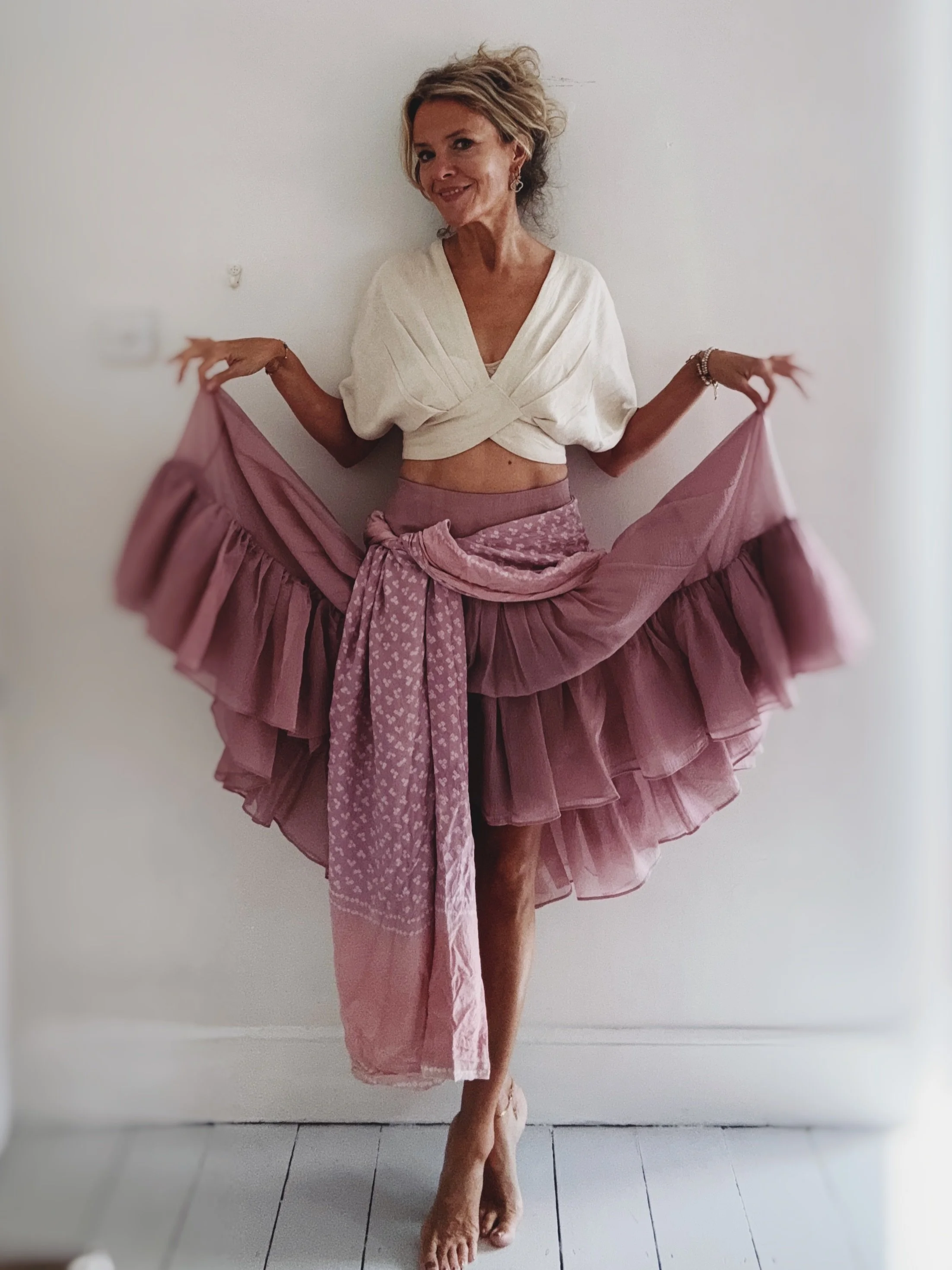 ~ Decided to take photos every time I try a new successful combination out. Old school. The OG paintandhaven 🌸 ~ 

Comment for a link for the top. The skirt might be sourced second hand. The silk scarf is ancient, and one of my very treasured things