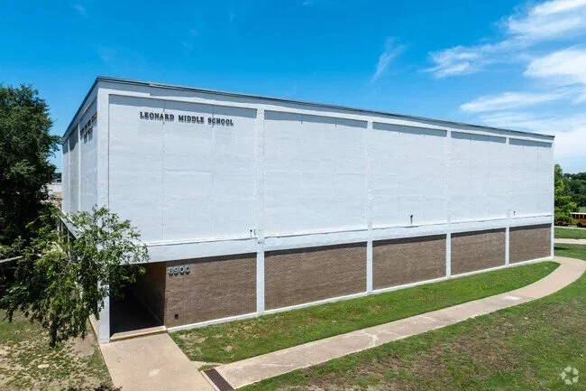 Leonard Middle School, Fort Worth, TX