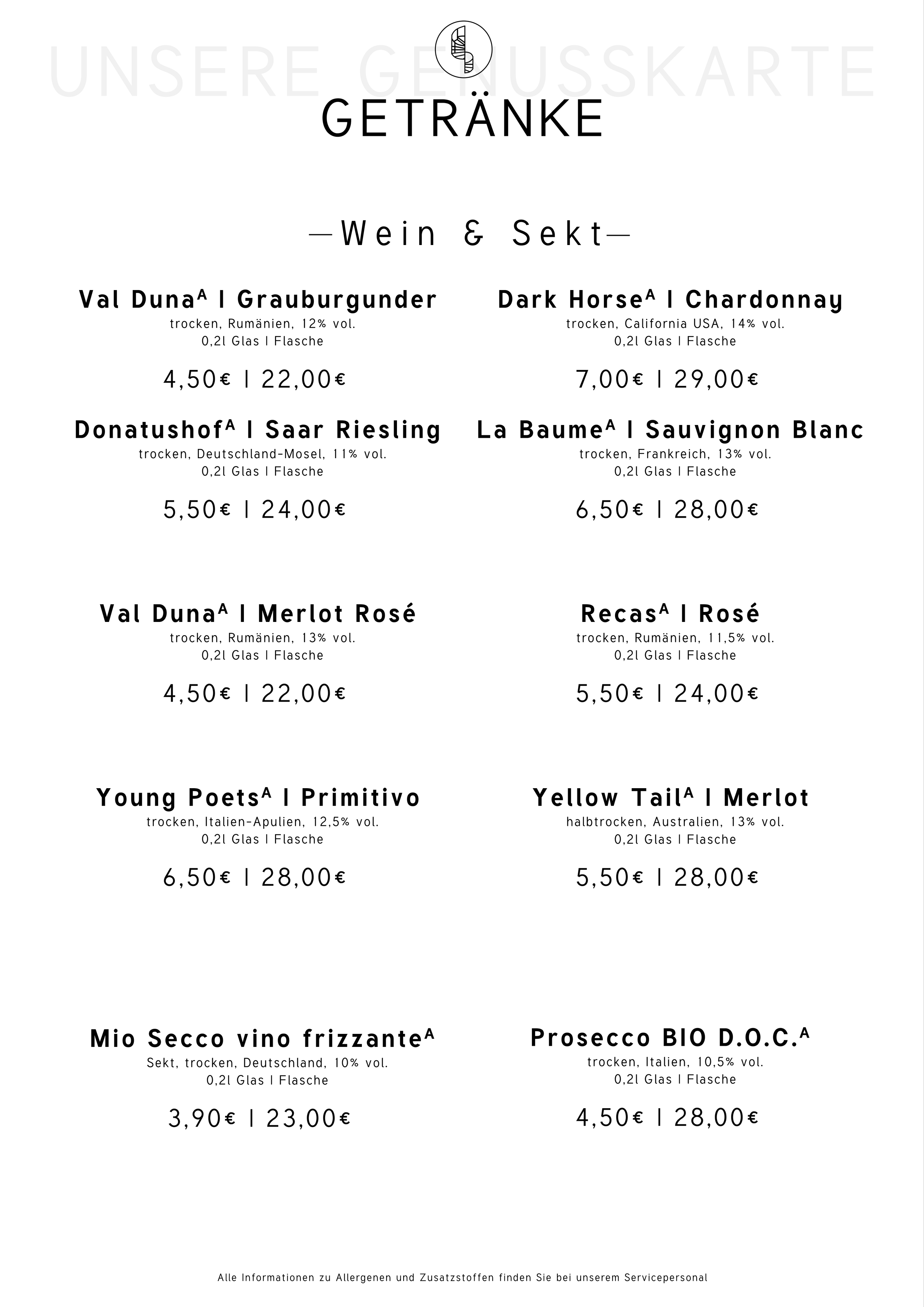 Getränkekarte mit Weinen und Sekten, Preise und Alkoholgehalt, in deutscher Sprache. Verschiedene Weine und Schaumweine sind aufgelistet, einschließlich Val Duna Grauburgunder, Dark Horse Chardonnay, Donatushof Saar Riesling, La Baume Sauvignon Blanc