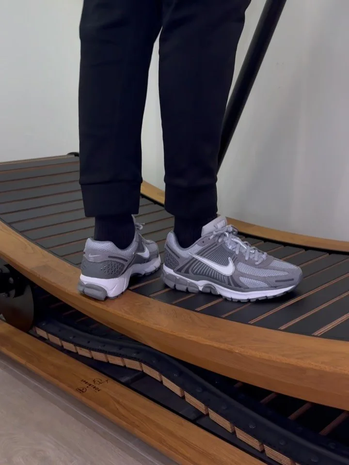 Een stap achteruit = 2 stappen vooruit? 

Na het artikel gisteren van @hln_be en een jaar eerder een fragment op de @vrtnws eens wat uitleg rond dit &ldquo;fenomeen&rdquo;.

🔙 Retro walking: waarom ik het soms gebruik in de praktijk 

Retro walking 